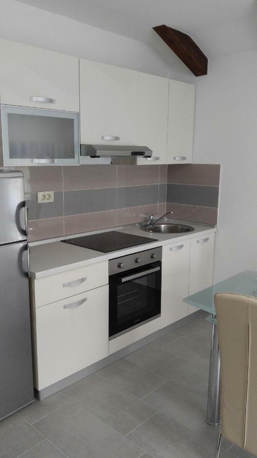 Apartmani Roberta Jurdani Exterior photo