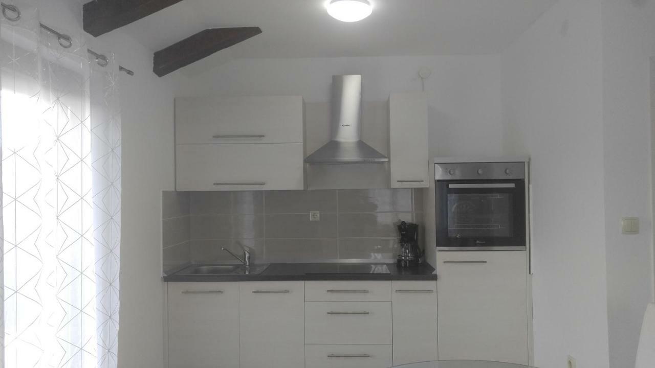 Apartmani Roberta Jurdani Exterior photo